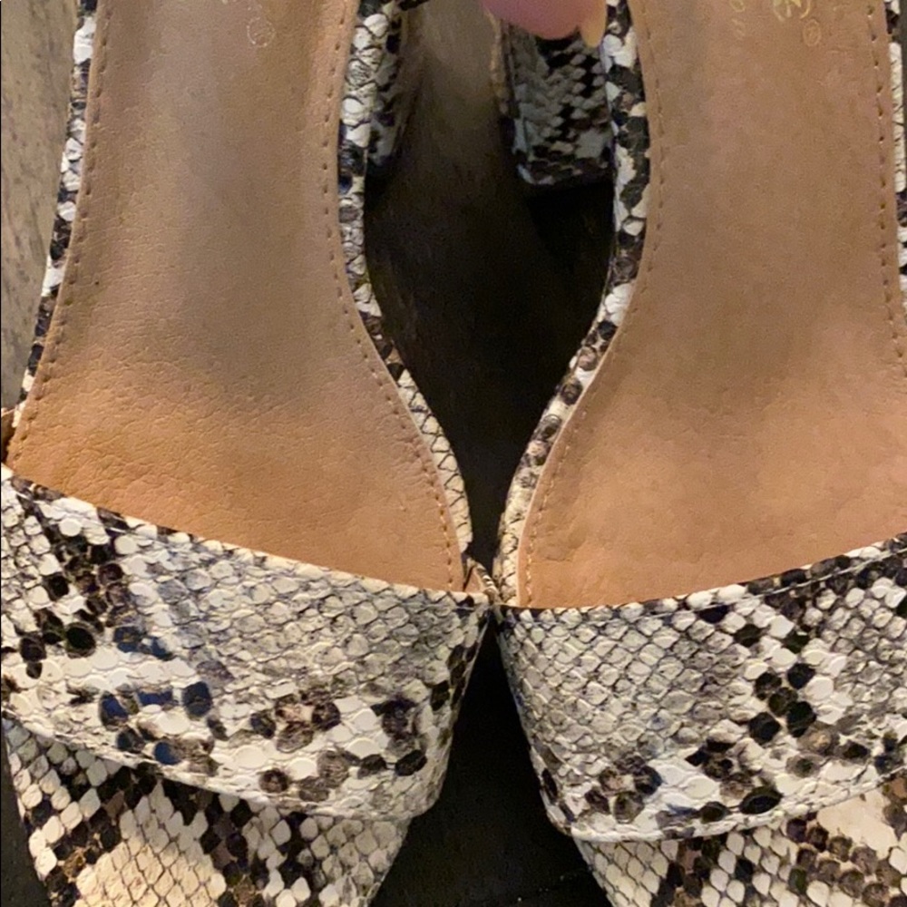 🐍 Snake Skin Retro Platform Heel - Picture 5 of 6